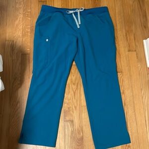 Figs Kade Cargo scrub pants